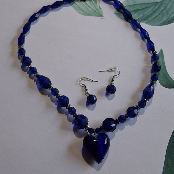 Bue Glass Heart Necklace Set - Picture 2 of 6
